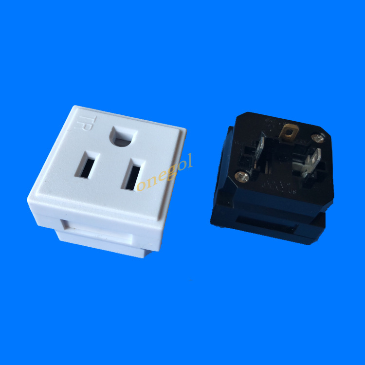 TR 带防护门美规电源插座 36*36*38美式插座 安全门 PDU美式三插