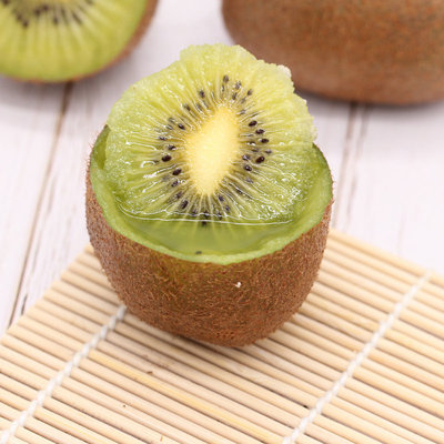 Xu Xiang Kiwi Kiwi 5 pounds Net weight Large fruit On behalf of fresh Season fruit Place of Origin Straight hair