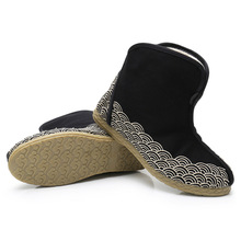 中国民族风秋季保暖男靴复古改良平底布靴休闲靴男式刺绣短筒官靴