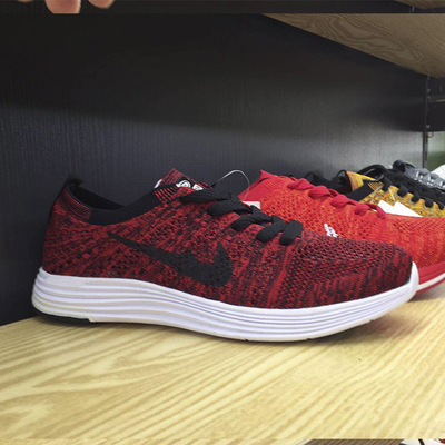 库存运动休闲鞋超火一脚蹬舒适轻便跑步鞋男鞋牢固透气飞织学生鞋