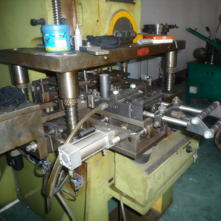 空气送料机 丰甲送料机 冲床送料机 自动送料机 伺服送料机