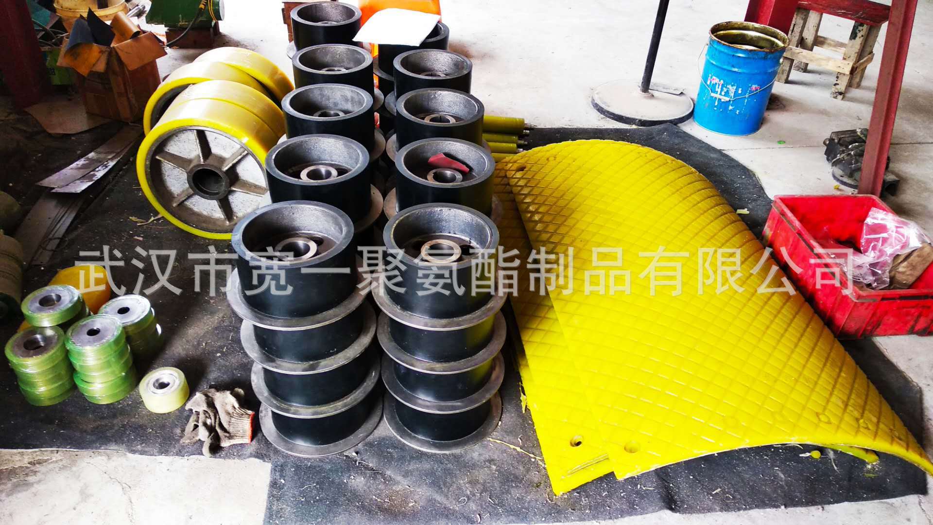 供应湖南长沙非标设备用胶轮包胶加工，滚轮包胶加工，聚氨酯包胶