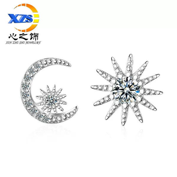 Japanese and Korean version of Joker Asymmetric Star Moon Earrings Diamond Earrings Earrings Earrings Women's Factory Wholesale Earrings Earrings