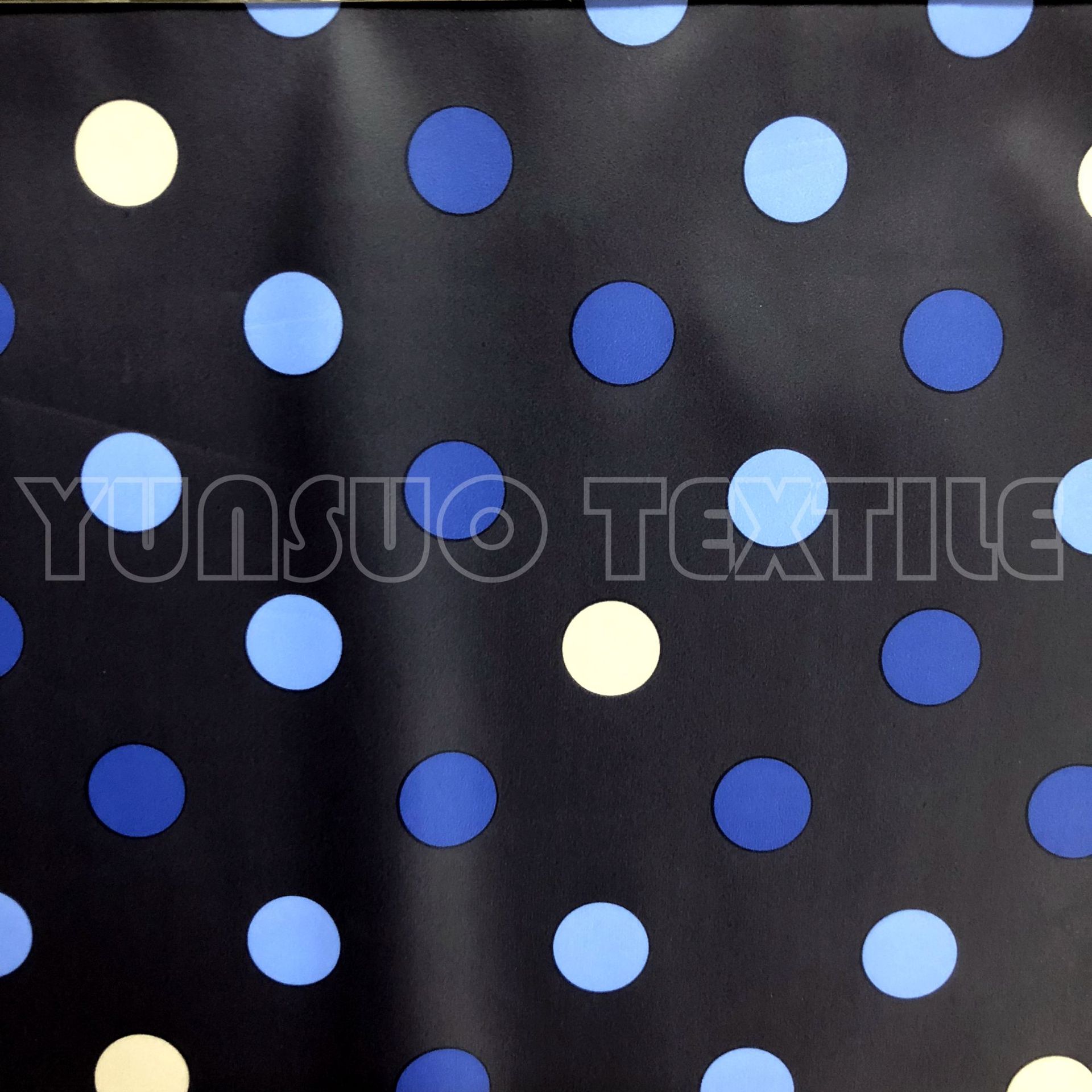 雾面革圆点印花PU 防水雨衣下水裤围兜罩衫PU革面料 可高频焊