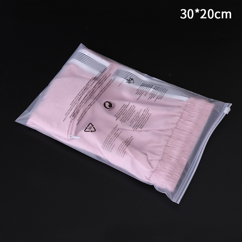 pack with zipper