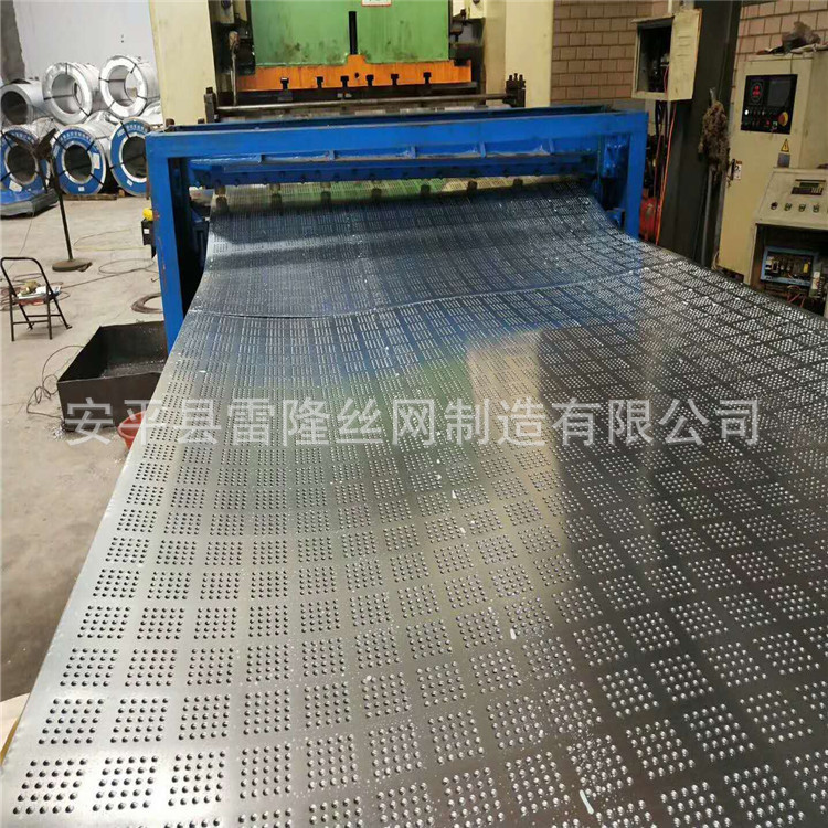 爬架網(wǎng)生產(chǎn).jpg