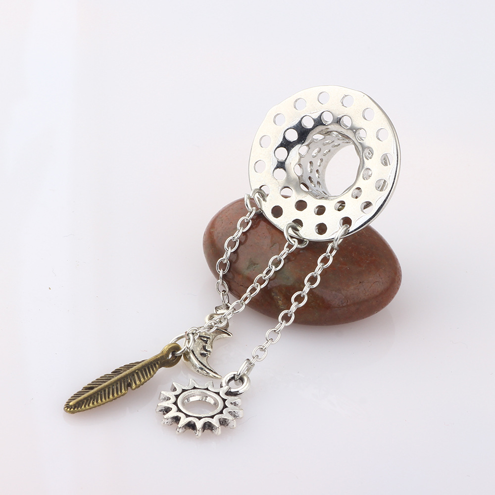 Pointed titanium steel lip stud product view