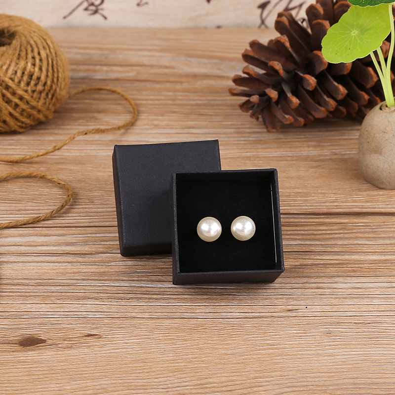 Vintage Style Solid Color Kraft Paper Jewelry Boxes display picture 4