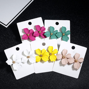 Fashionable flower earrings, sweet and versatile