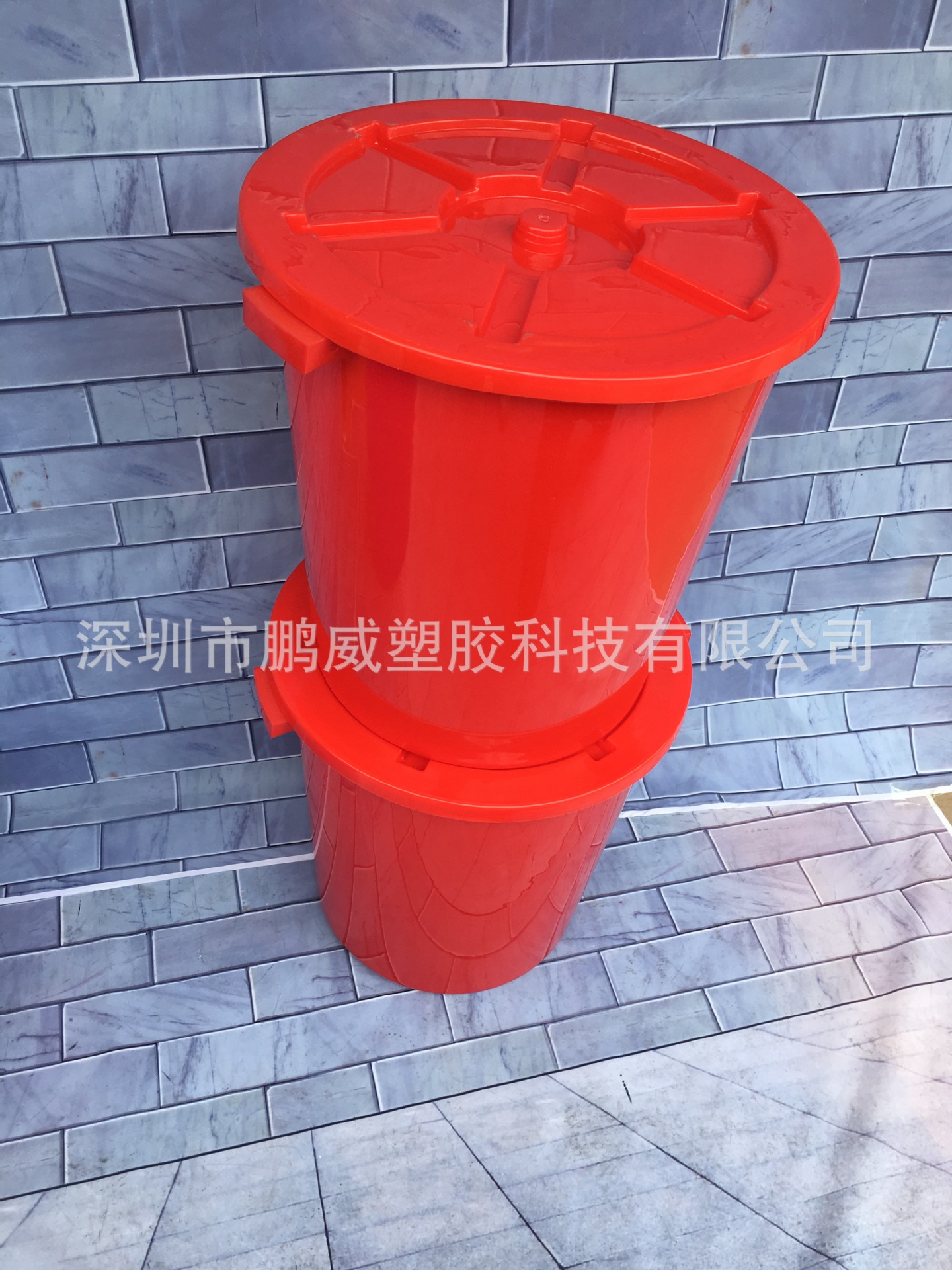 2018款喜庆红色大圆桶 65升天台储水桶 家用休闲储米桶 配盖带耳