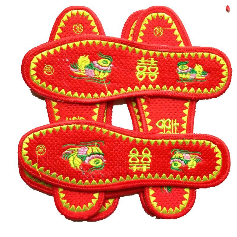 bright red Embroidered shoes Hi word Mandarin Duck men and women currency Embroidered shoes Wedding celebration manual Four seasons Embroidered shoes wholesale