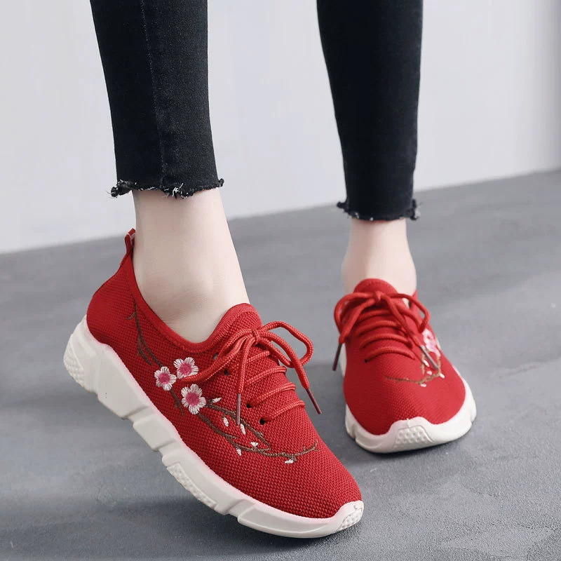 Женские повседневные однослойные туфли с вышивкой в спортивном стиле на весну, лето и осень, низкие верхние туфли на мягкой подошве с круглым носком, Женская Тканевая обувь Old Beijing