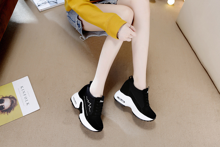 Baskets femme TENDANCE DIMANCHE en En cuir - Ref 3421008 Image 22