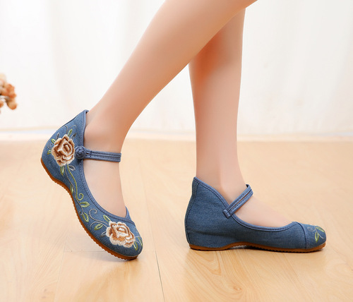 Tulip upgrade Chinese folk dance hanfu embroidered shoes with thickened rib soles women dancing shoes in national square