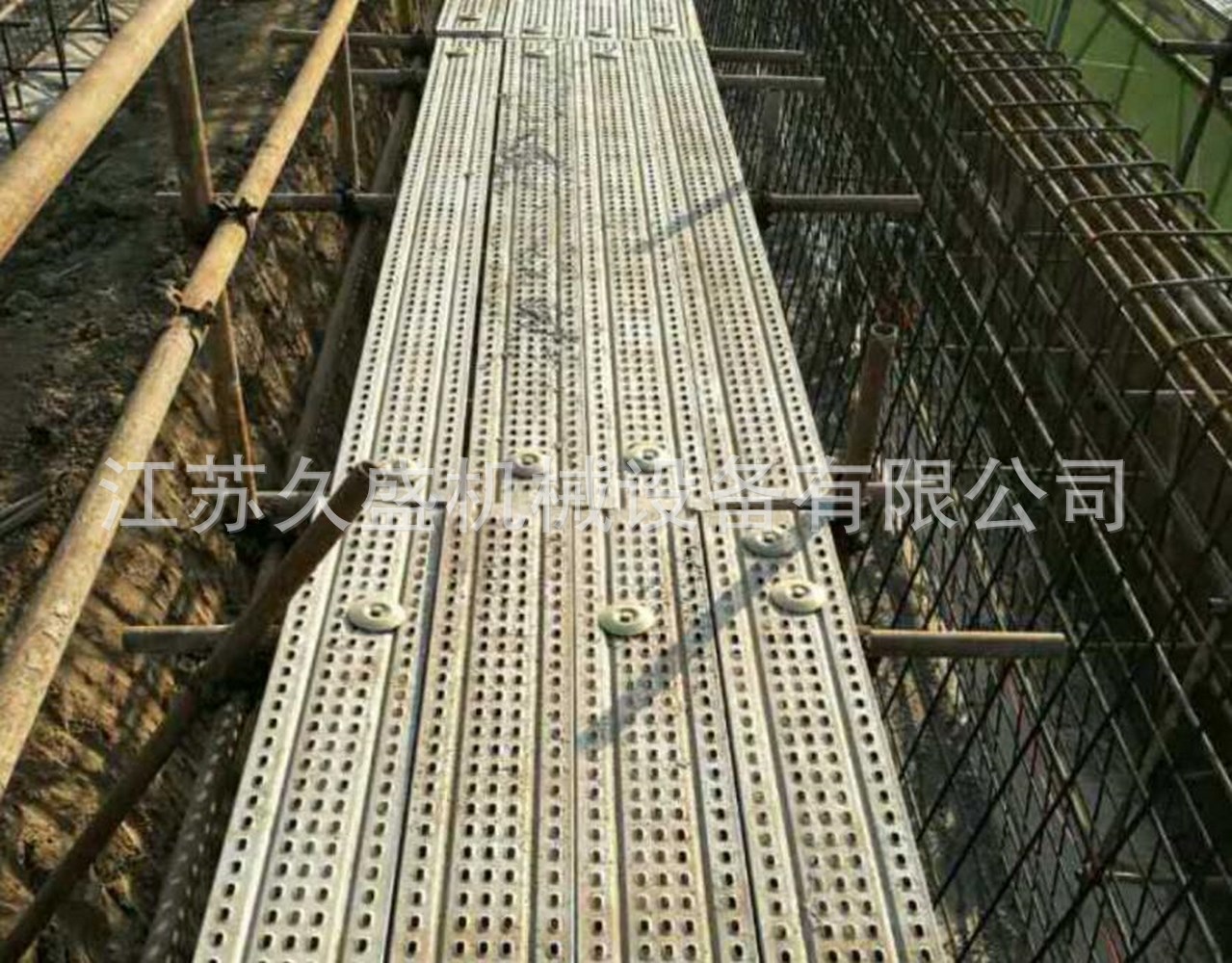 厂价直销建筑脚手板镀锌扣件蘑菇头扣件镀彩锌蘑菇头扣件