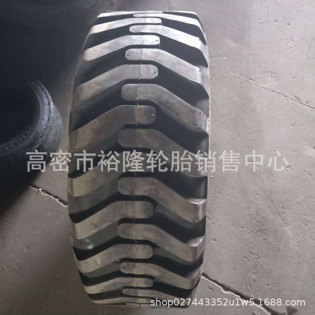 销售 10.0/75-15.3R-4人字花纹农业 打捆草轮胎11.5/12.5/80-15.3