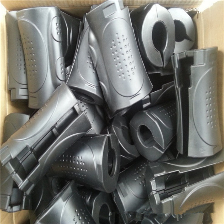 志兴发泡PU自结皮摄影机肩垫 单反套件肩垫 模具成型肩托制品