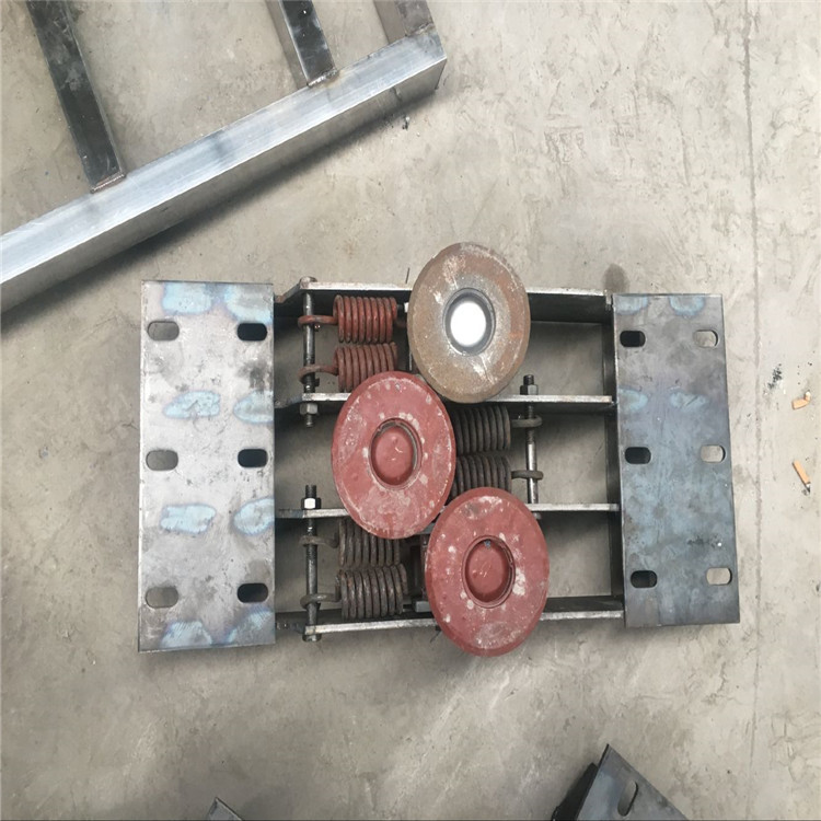 SQ系列矿用主压绳轮  副压绳轮组 组合压绳轮组  组合弯道护轨装