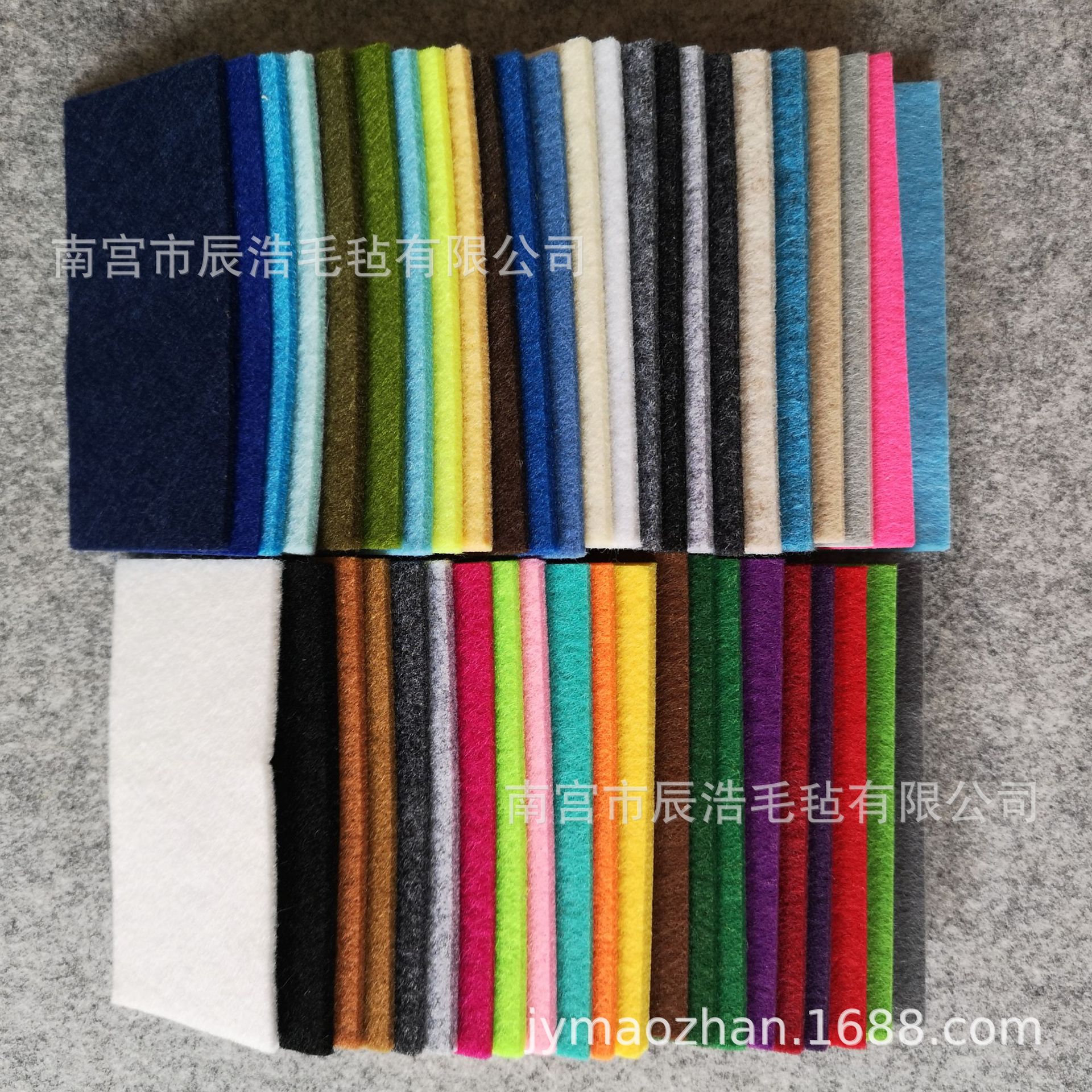 厂家批发DIY无纺布 不织布材料 1mm彩色毛毡布 针刺彩色不织布