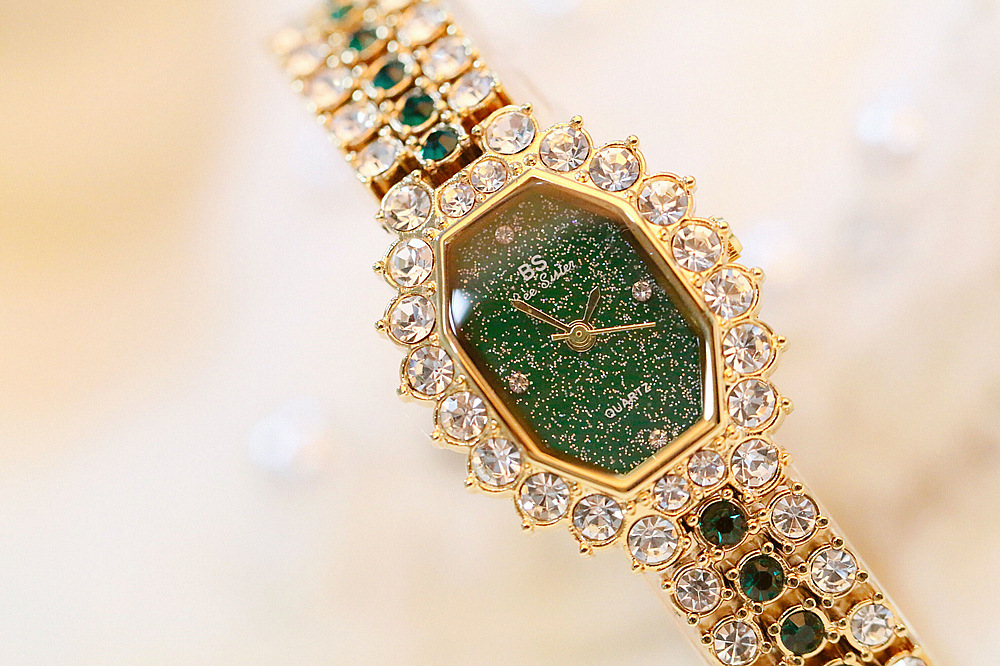 Fashionable Women's Watch