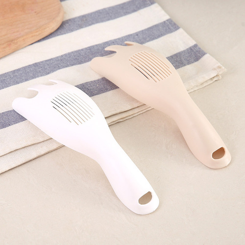 Creative hand rice washer kitchen multifunctional rice washing spoon drainer portable filter rice washing gadget wholesale