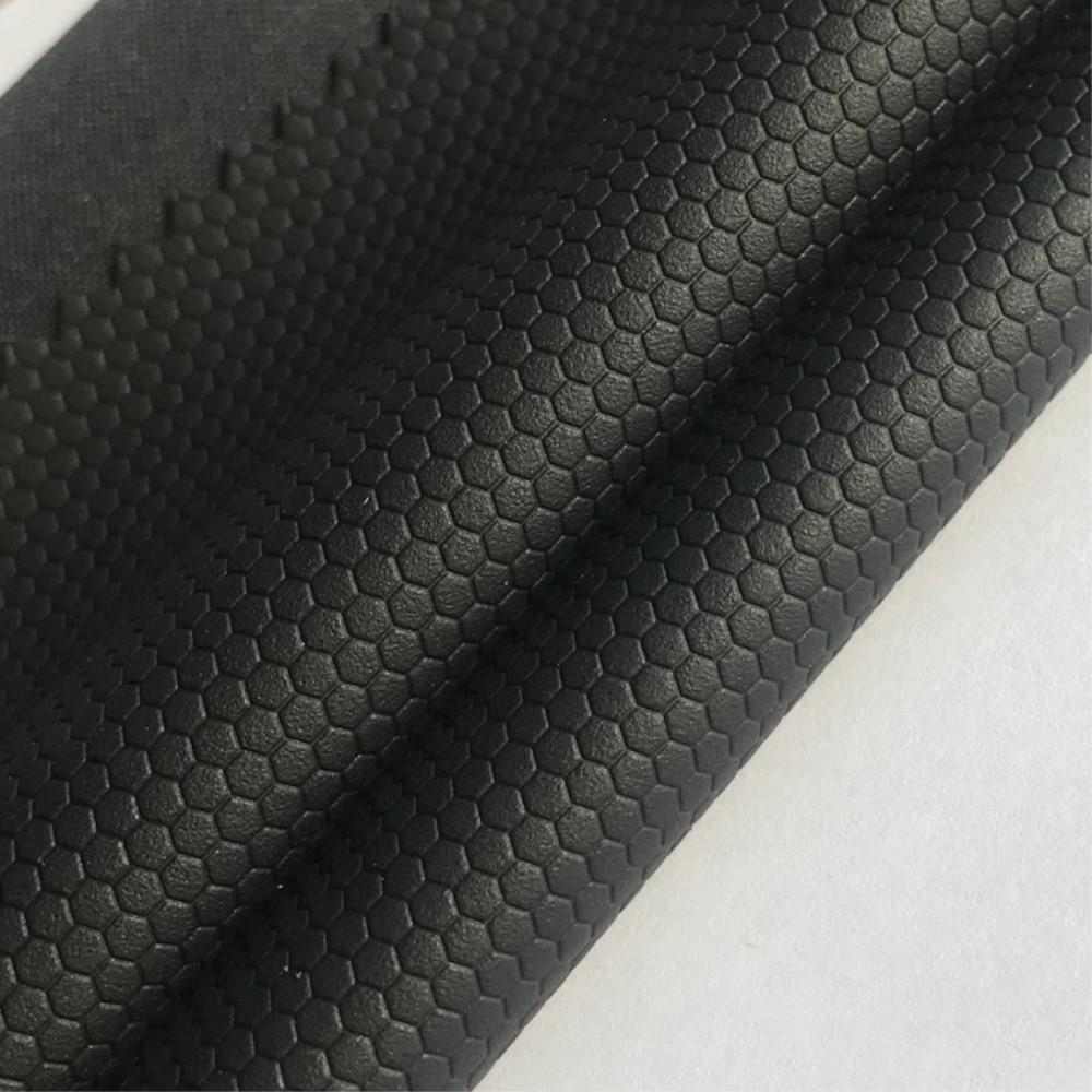 足球纹PU足球纹电子皮套包装革足球纹手套革止滑压纹pu革