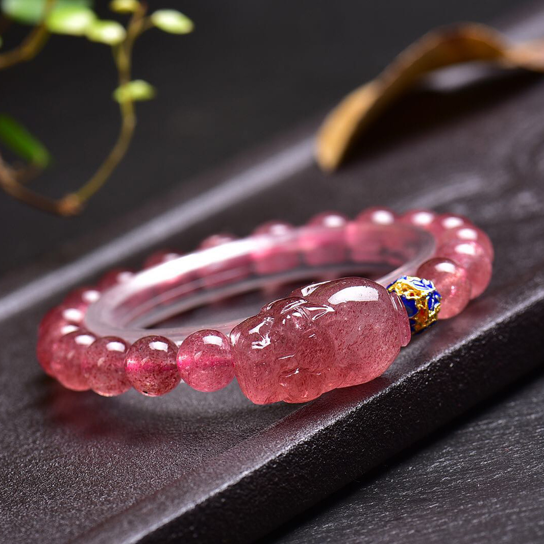 厂家批发天然草莓晶大屁股貔貅手链女粉晶水晶饰品生日礼物