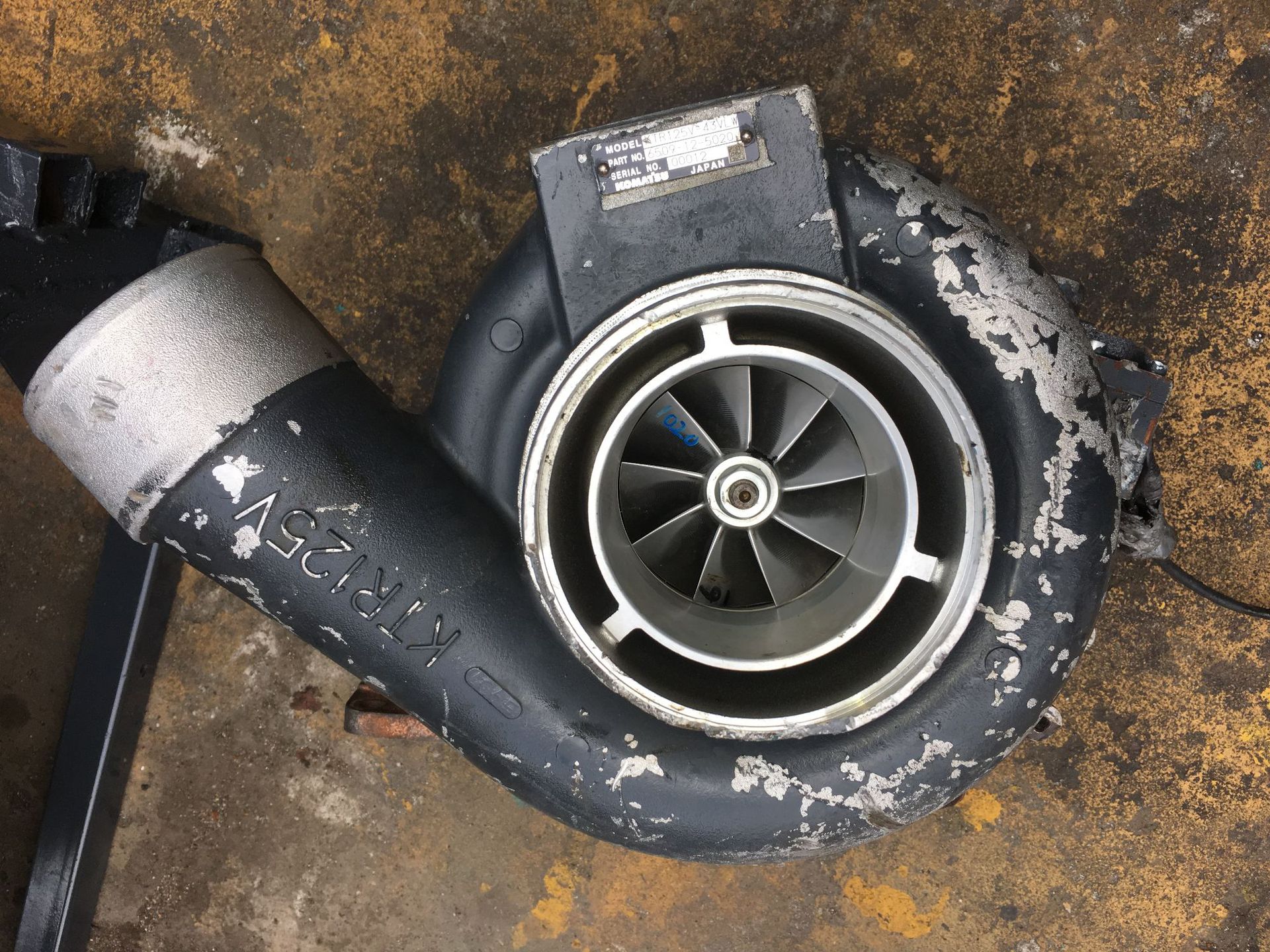 供应日本SAA6D170E-3发动机KTR125V增压器6509-12-5020