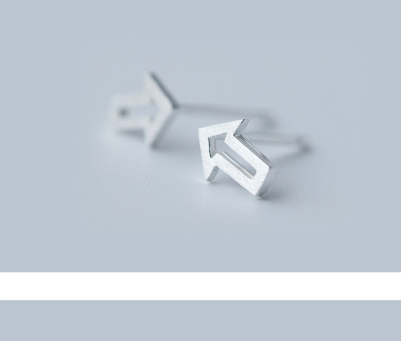 Europäische Und Amerikanische Paar Ohrringe Einfache Hohle Gebürsterte Pfeil Ohrringe Umweltschutz Galvani Sierte Gold-und Silber Rogen Ohrringe Großhandel display picture 2
