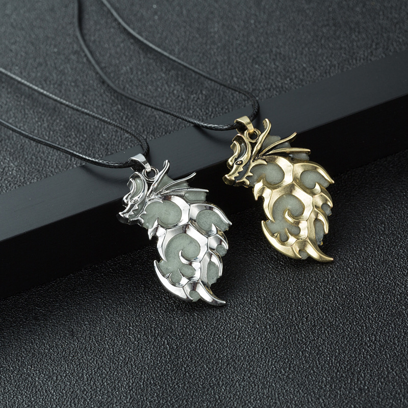 Hot-selling Retro Flying Dragon Luminous Pendant  Fashion Luminous Necklace display picture 5