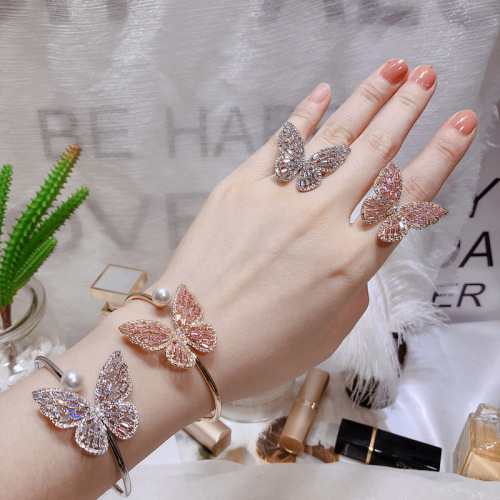 New Japanese and Korean Fashion Open-Adjustment Bracelet with Pink Zirconia and Hollow Pearl Butterfly Bracelet