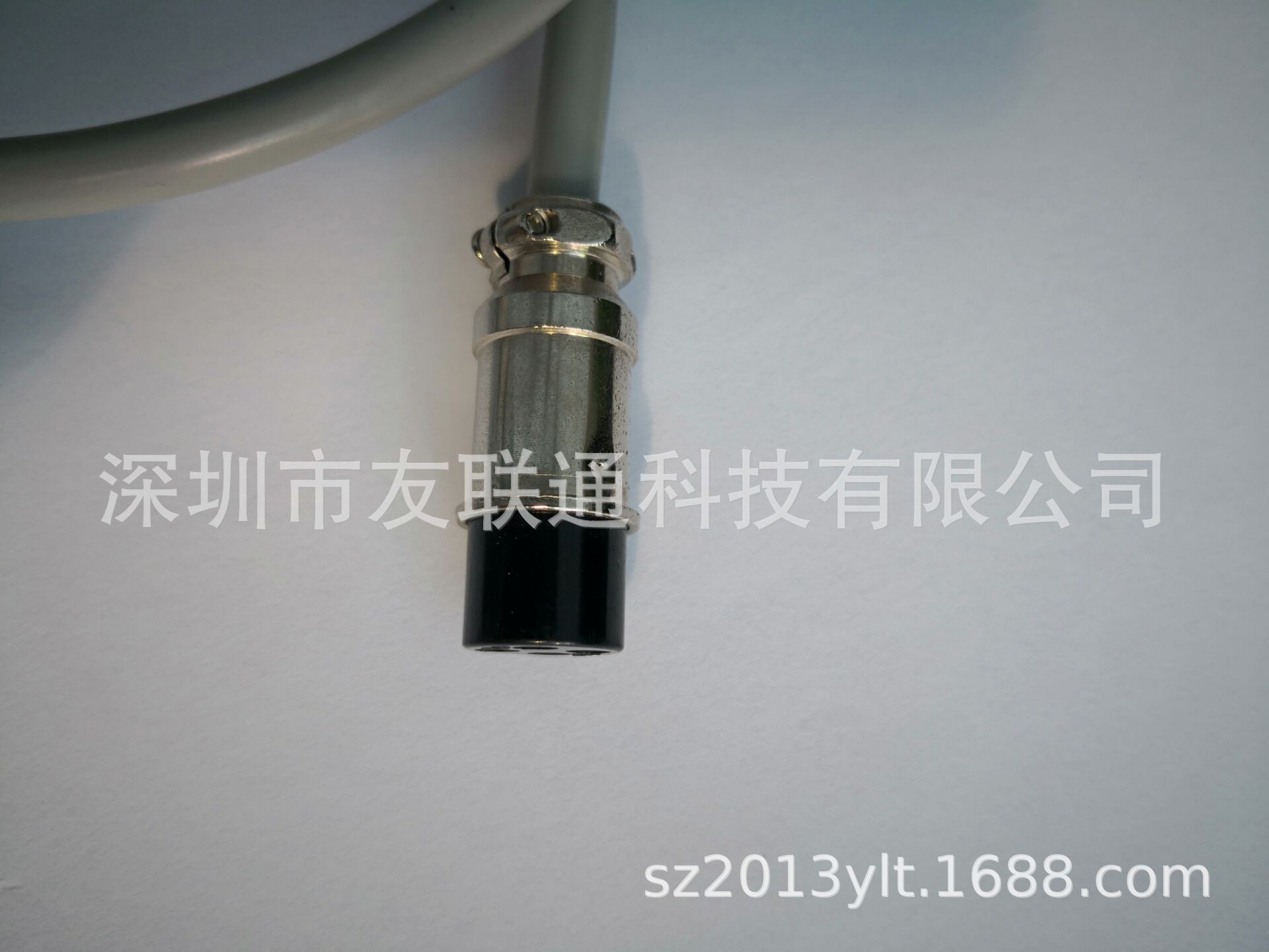 厂家直销航空头车载监控2P 4P 6P