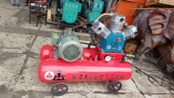 云南昆明开山牌W-2·8/5空压机