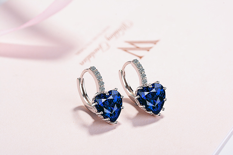 1 Pair Simple Style Heart Shape Copper Inlay Zircon Earrings display picture 2