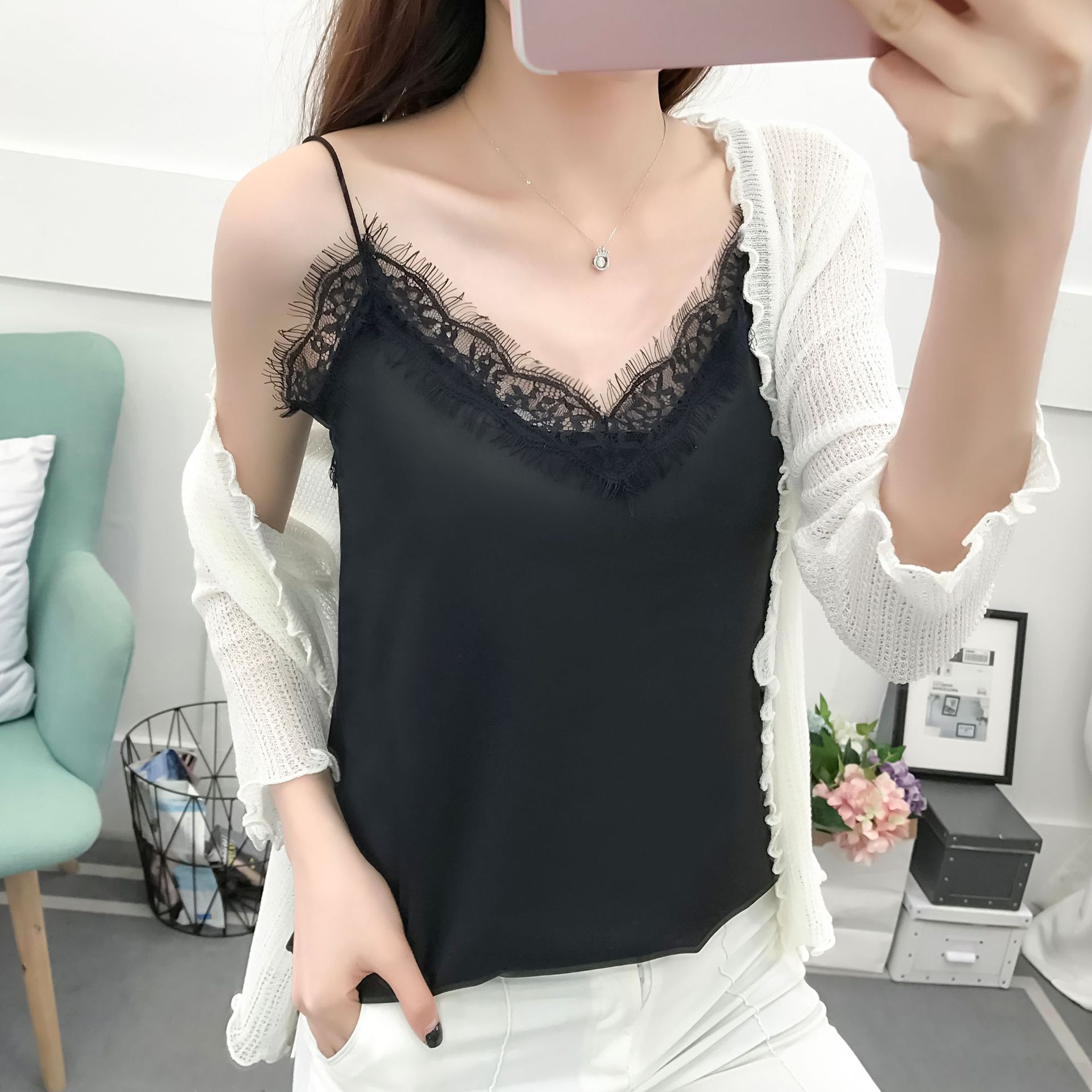 Hong Kong flavor camisole vest summer sexy Self cultivation eyelash Lace Chiffon Easy Base coat wholesale