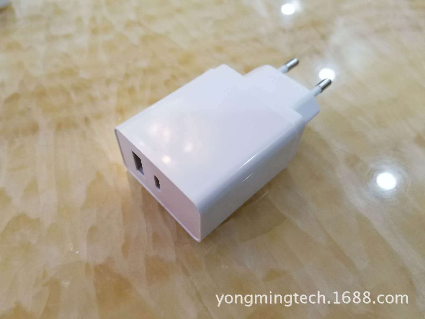 新款PD充电器外壳，供应25W USB充电器外壳,USB+TYPE C外壳
