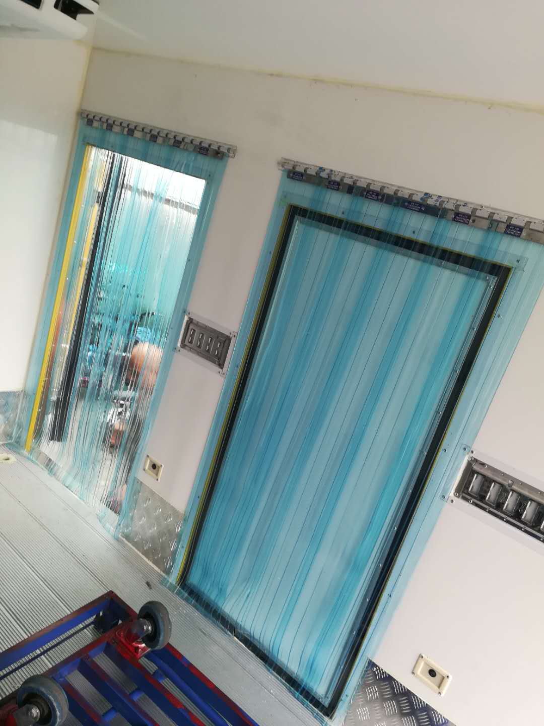 广州超发厂家定制防风塑胶软门帘PVC隔空调透明门帘-阿里巴巴