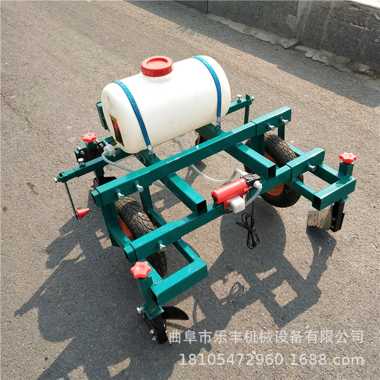东北热销四轮车带地膜机小型打药覆膜机花生种植覆膜机