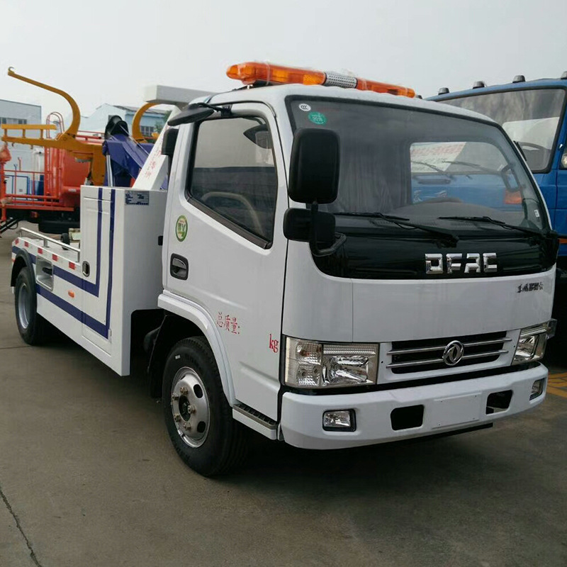 东风多利卡国五蓝牌联体清障车一拖一道路救援车中型事故抢险拖车