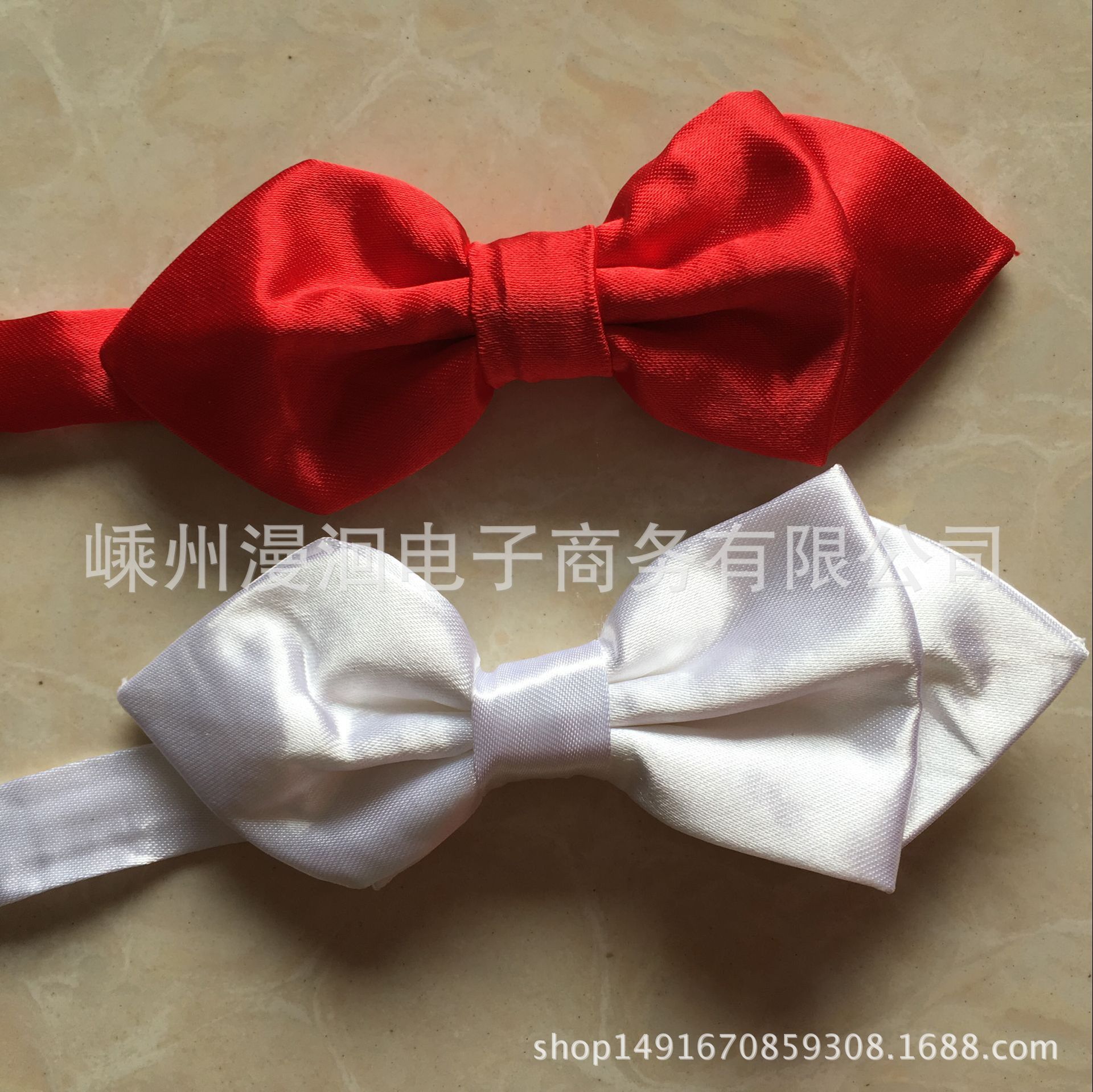 Children's cartoon bow tie