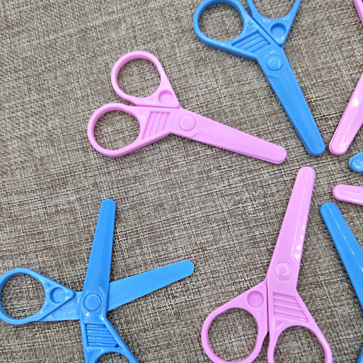 塑料小剪刀 儿童剪纸文具幼儿保护功能 安全塑料学生儿童手工剪详情8