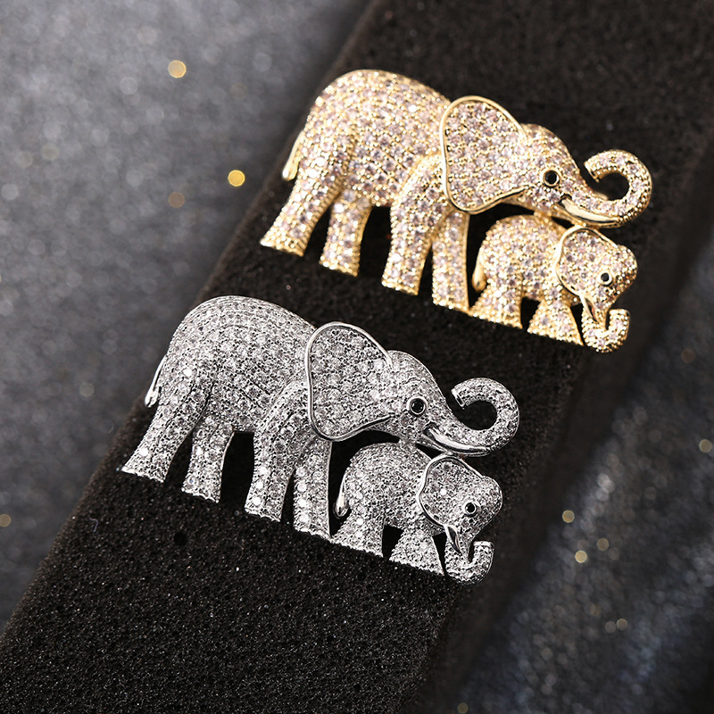 Cute Pin Animal Copper Inlay Zircon Women's Brooches display picture 3