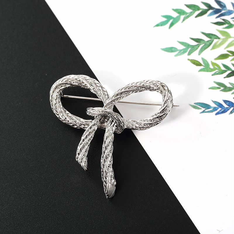 Simple Style Bow Knot Alloy Plating Women's Brooches display picture 5