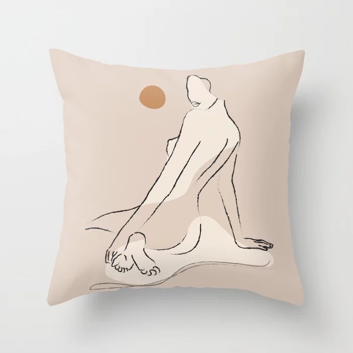 nude-21897958-pillows.webp