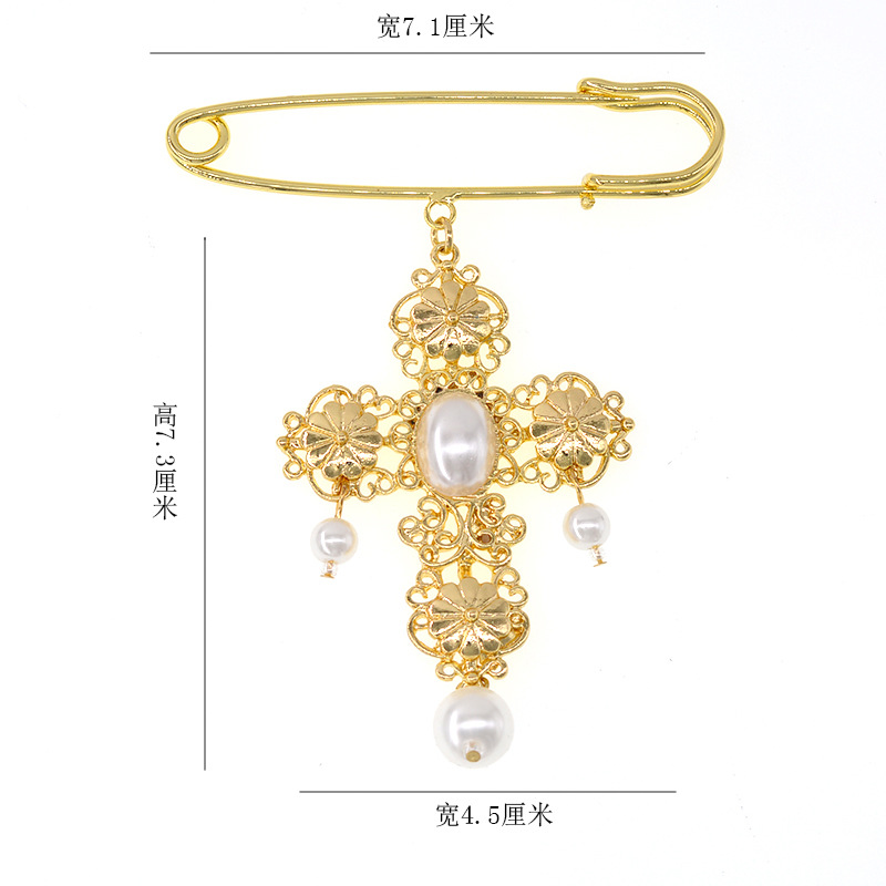 2019 Autumn And Winter New Submetal Cross Pearl Brooch display picture 1