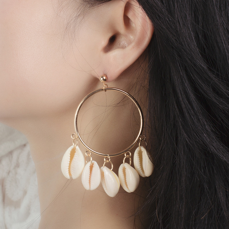 20g Weight Earrings Classification Shell Material Women'S Gender Fashion Style Gold Color Summer New Natural Shell Exaggerated Geometric Big Circle Earrings 2