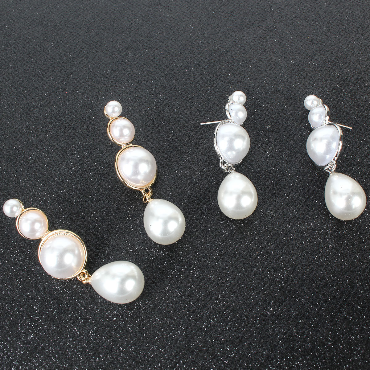 Coréenne Style Personnalisé Et Simple Boucles D'oreilles Élégant En Forme De Goutte Alliage Incrusté Imitation Perle Douce Boucles D'oreilles Femelle F4120 display picture 2