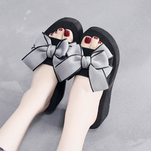 ˮ܇С���¿�����Y����Ů���⴩Ůʿ��׺�߅�W�tһ����Ь�ٴ�