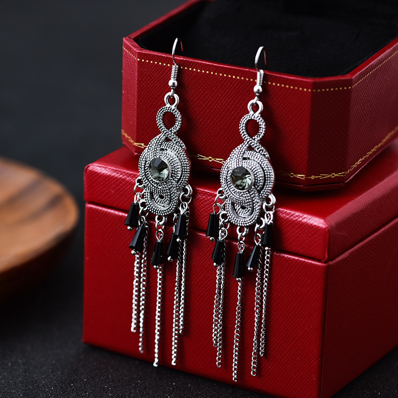 New Bride Long Tassel Earrings Retro Chinese Style Ethnic Jewelry display picture 4