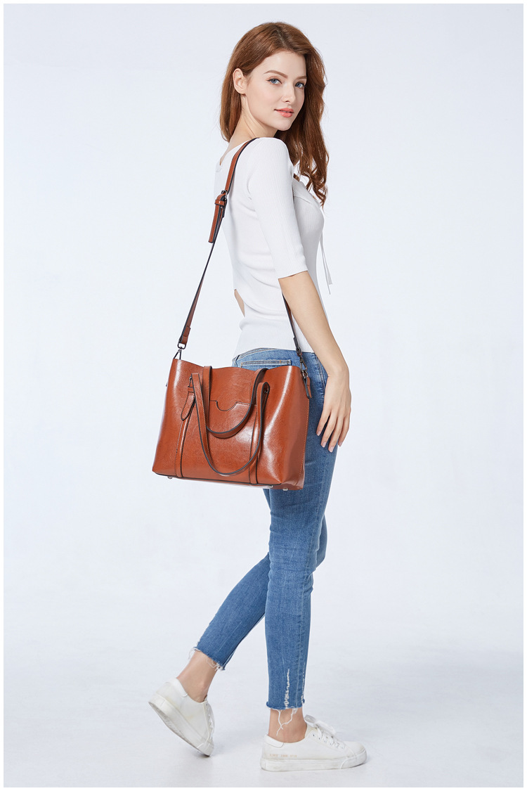 Women's Large Pu Leather Polyester Solid Color Vintage Style Classic Style Bucket Zipper Shoulder Bag Tote Bag Crossbody Bag display picture 1